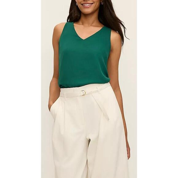 Ann Taylor Tops - Sleeveless V-Neck Tops | Ann V-Neck Tops | Ann
Taylor
Size Medium